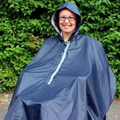 Foret regnslag / Poncho med hætte