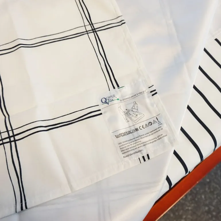 Glidelagen med satin - 140x220 cm
