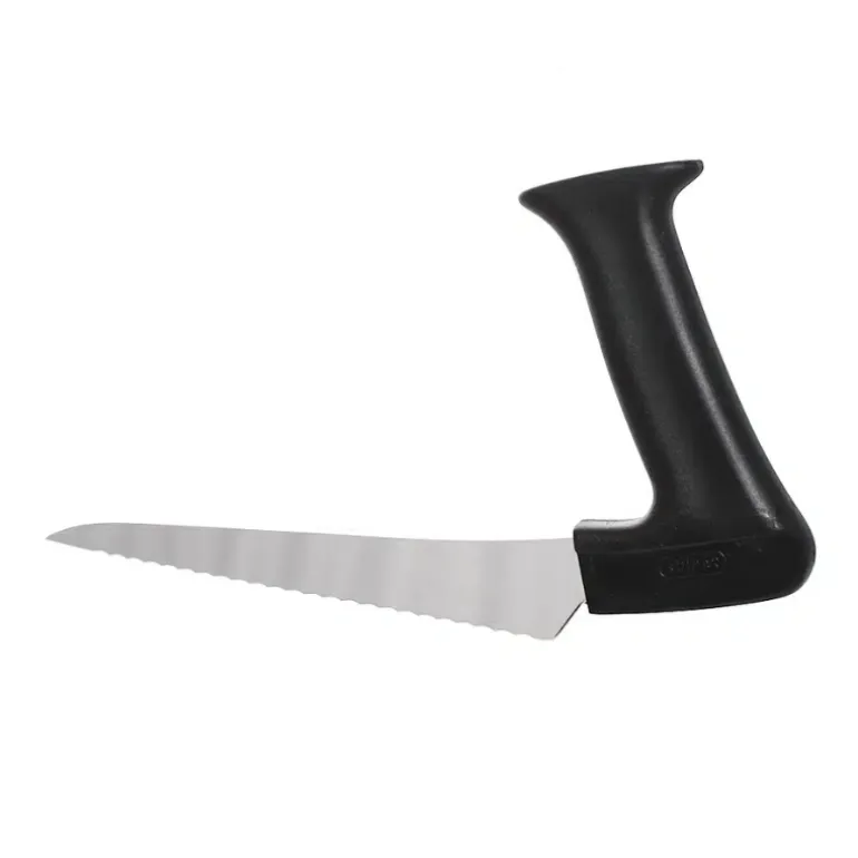 Universalkniv med bølget skær